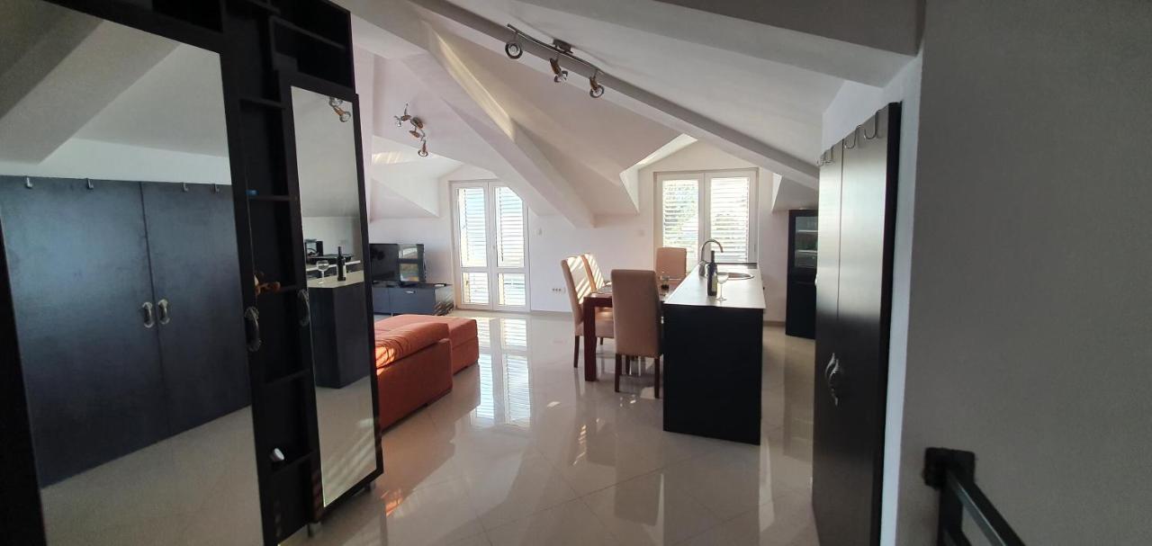 Penthouse By The Sea Apartment Tivat Bagian luar foto